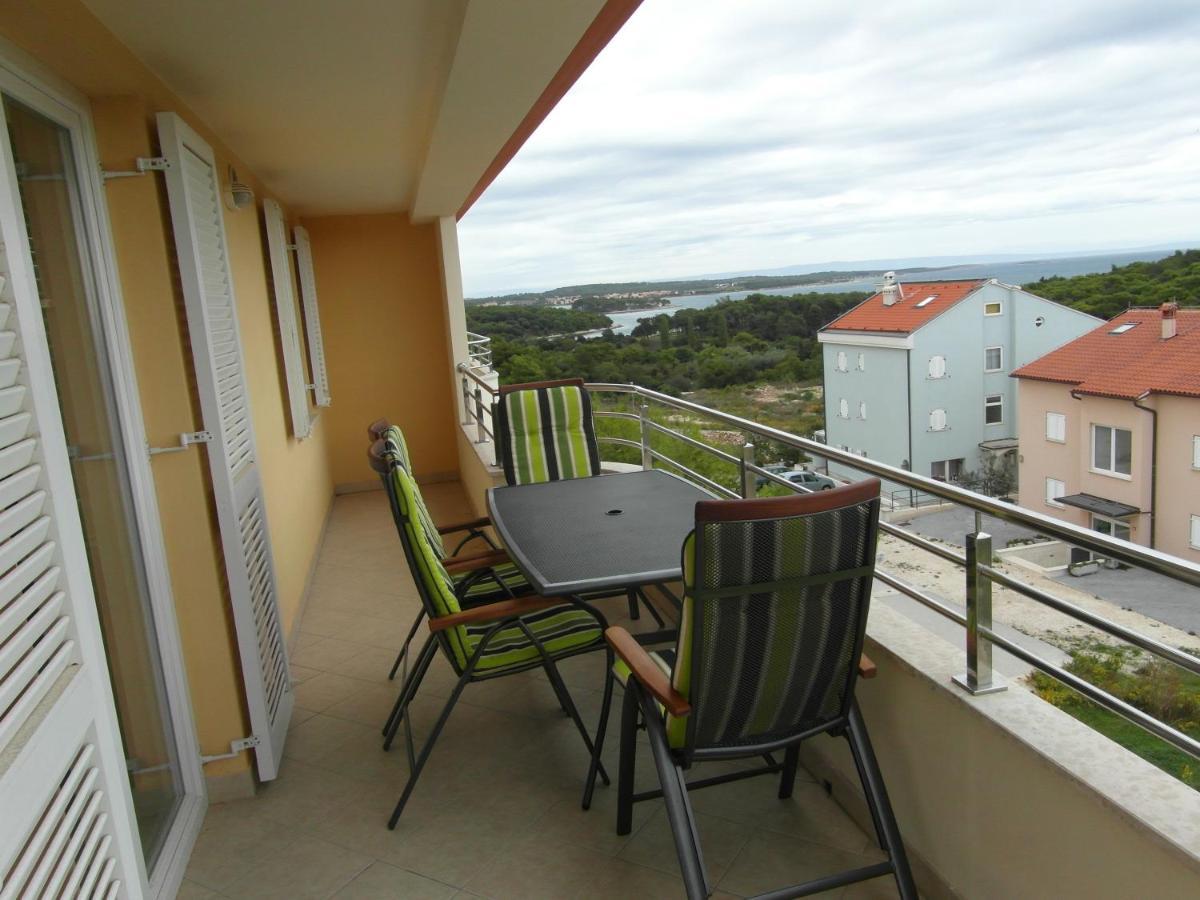 Bentley - Sea-View - 2 Bedroom Apartment Premantura Ngoại thất bức ảnh